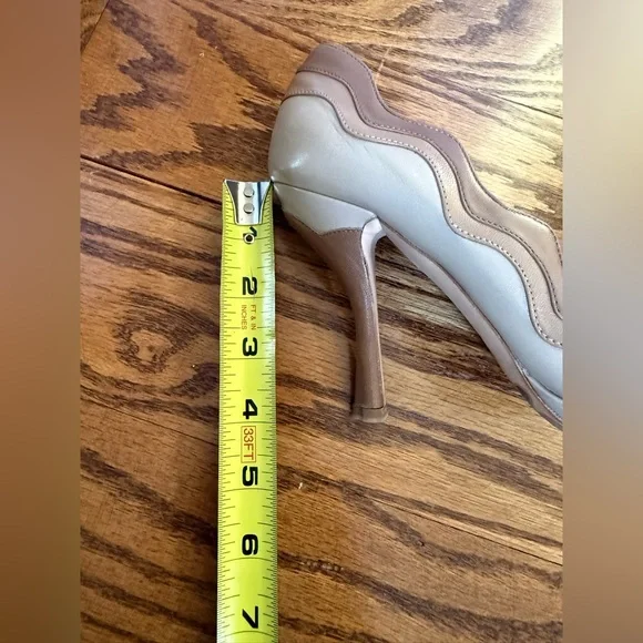 Prada Women's Beige and Cream Leather Heels size 37 - Picture 10 of 12